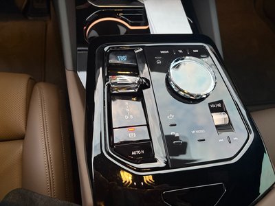 2026 BMW I5 thumbnail 12