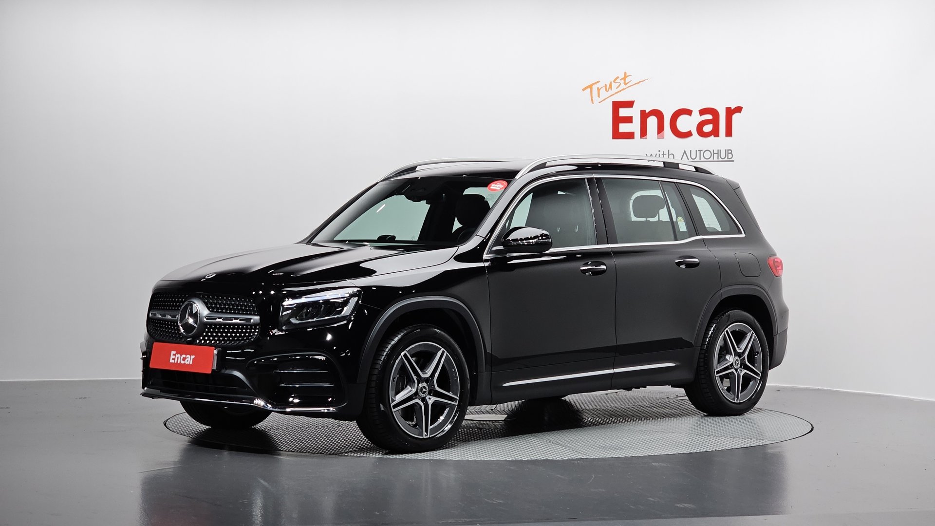 MERCEDES-BENZ GLB - View 1