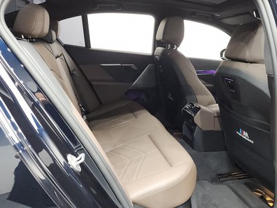 2025 BMW 5 SERIES 缩略图 17