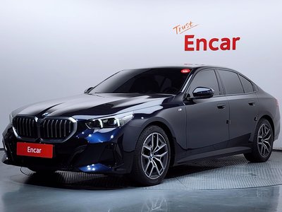 2025 BMW 5 SERIES 照片 1