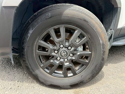 TOYOTA LAND CRUISER 250 - 7