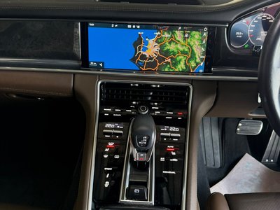 صورة 10 لـ 2018 Porsche PANAMERA