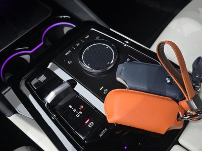 2025 BMW 5 SERIES thumbnail 12