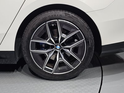 2025 BMW 5 SERIES 照片 8
