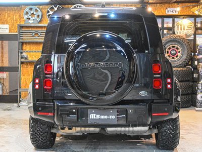LAND ROVER DEFENDER - 9