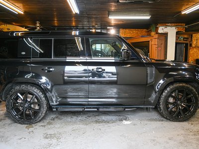 LAND ROVER DEFENDER - 7
