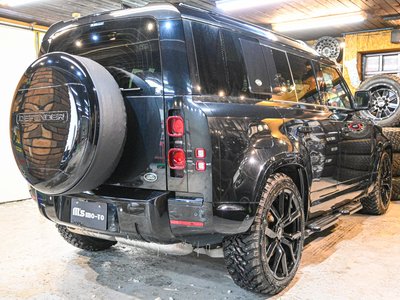 LAND ROVER DEFENDER - 10