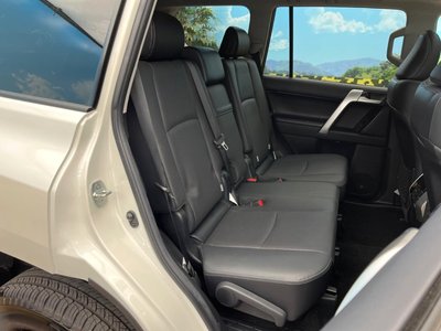 TOYOTA LAND CRUISER PRADO - 8