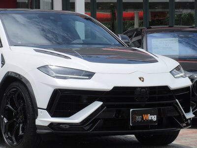 LAMBORGHINI URUS - 5