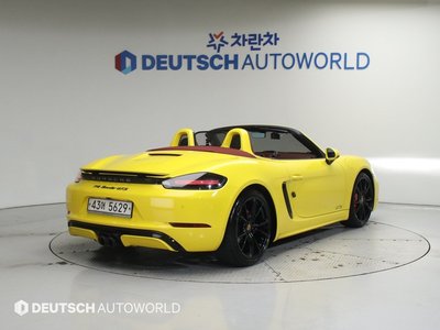 PORSCHE 718 BOXSTER - 4