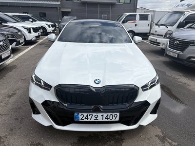 BMW 5 SERIES - 1