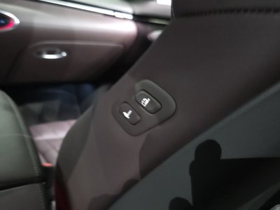 2023 Genesis GV70 — миниатюра 29