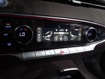 2023 Genesis GV70 — миниатюра 22
