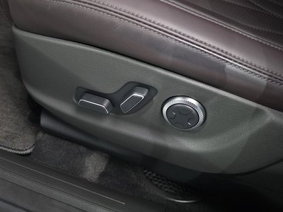 2023 Genesis GV70 — миниатюра 32