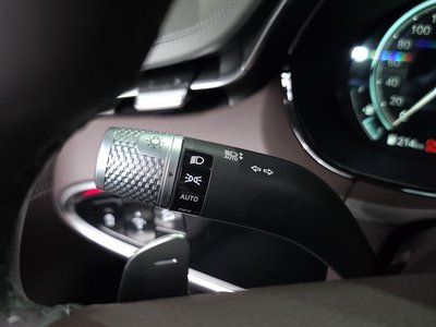 2023 Genesis GV70 — миниатюра 28
