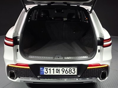 2023 Genesis GV70 — миниатюра 26