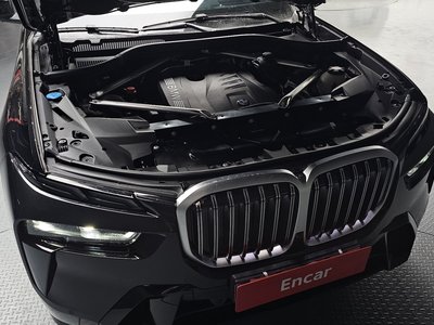 BMW X7 - 7