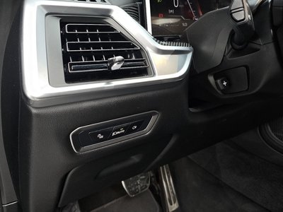 2025 BMW X7 缩略图 36