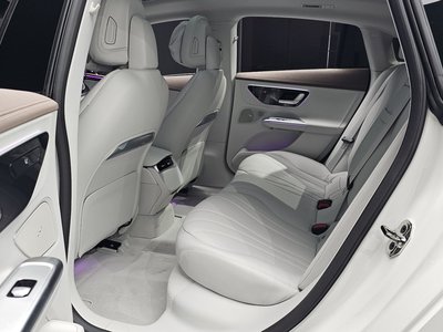 2026 Mercedes-BENZ EQE 缩略图 18