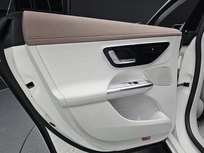 2026 Mercedes-BENZ EQE 缩略图 15