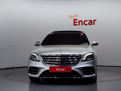 2017 Mercedes-BENZ S-CLASS photo 2