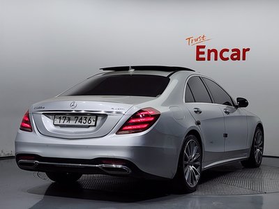 2017 Mercedes-BENZ S-CLASS photo 4