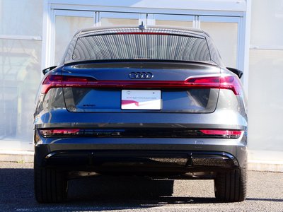 AUDI E-TRON SPORTBACK - 8