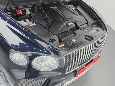 BENTLEY BENTAYGA - 7