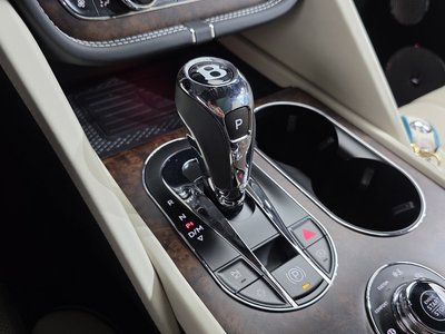 BENTLEY BENTAYGA - 9