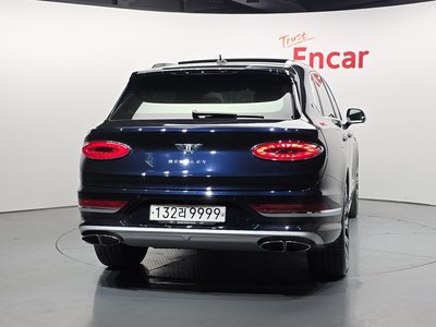 BENTLEY BENTAYGA - 4
