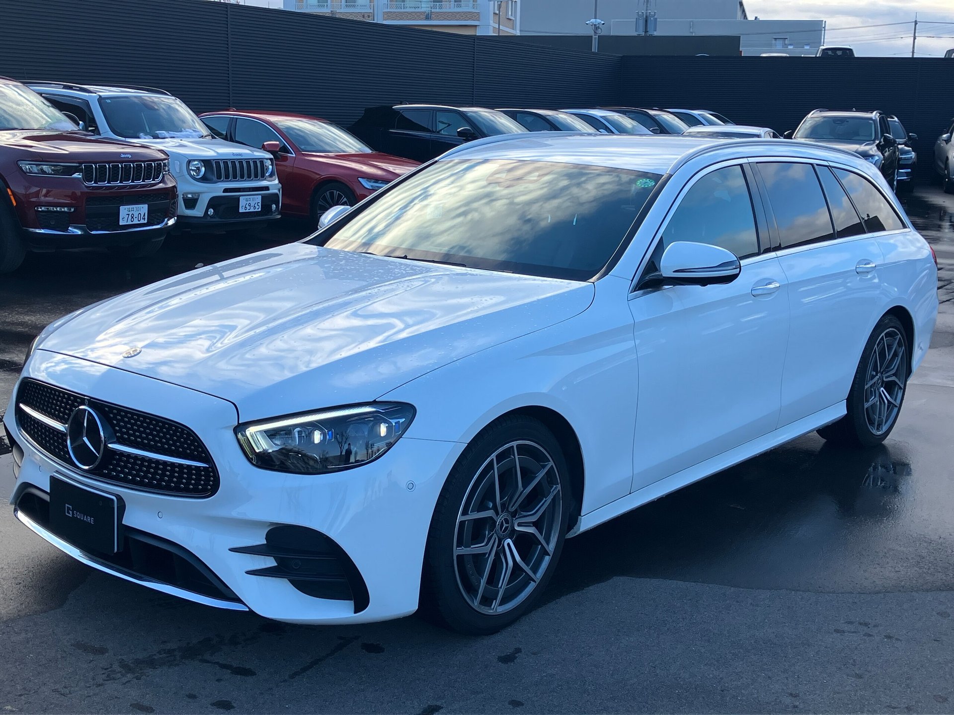 MERCEDES-BENZ E-CLASS WAGON - View 1