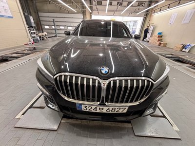 BMW 7 SERIES - 1