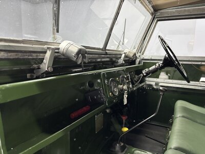 LAND ROVER LAND ROVER SERIES 1 - 8