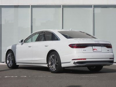 AUDI A8 - 6