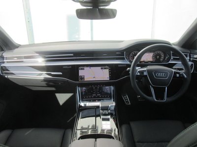 AUDI A8 - 8