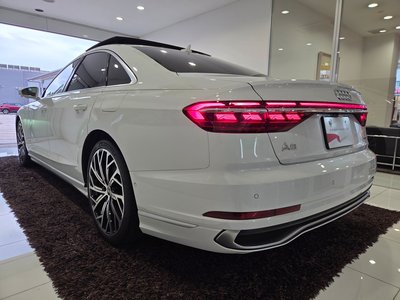 AUDI A8 - 8