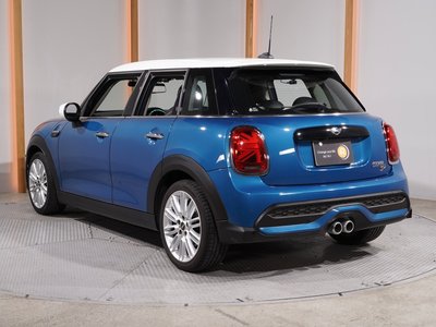 صورة 10 لـ 2021 MINI COOPER