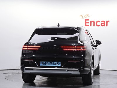 صورة 4 لـ 2022 Genesis ELECTRIFIED GV70