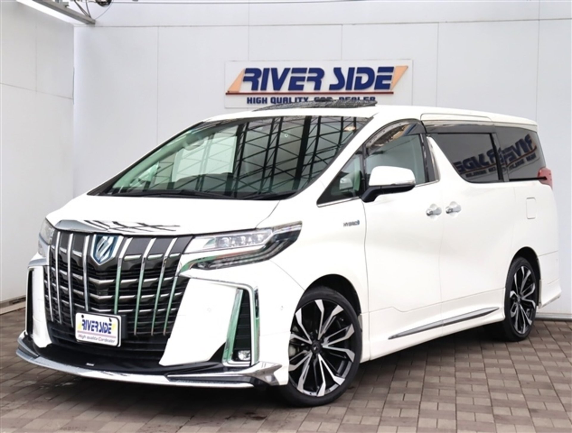 TOYOTA ALPHARD - View 1