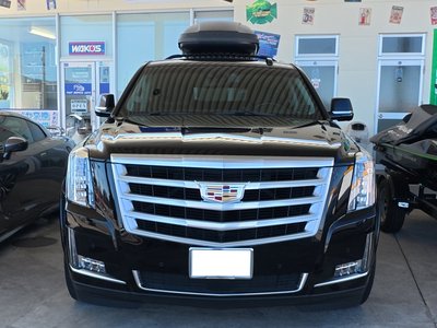 CADILLAC ESCALADE - 1