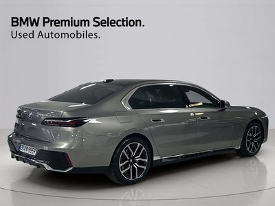 2025 BMW 7 SERIES photo 4