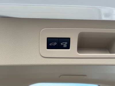 2025 Toyota LAND CRUISER 300 thumbnail 49