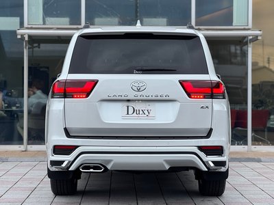 2025 Toyota LAND CRUISER 300 thumbnail 32