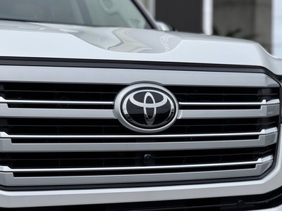 2025 Toyota LAND CRUISER 300 thumbnail 15