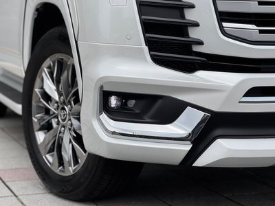 2025 Toyota LAND CRUISER 300 thumbnail 21