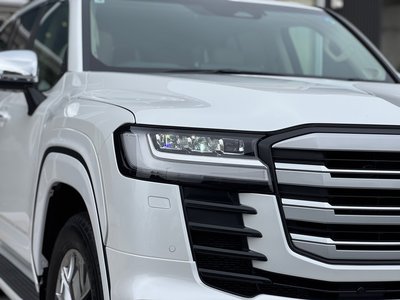 2025 Toyota LAND CRUISER 300 thumbnail 19