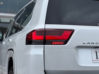 2025 Toyota LAND CRUISER 300 thumbnail 38