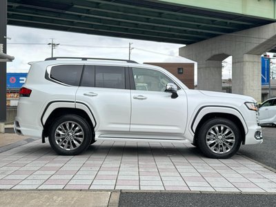 صورة 7 لـ 2025 Toyota LAND CRUISER 300