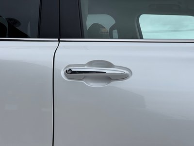 2025 Toyota LAND CRUISER 300 thumbnail 27