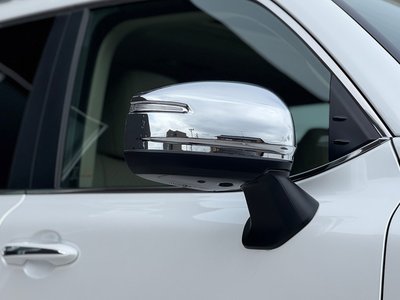 2025 Toyota LAND CRUISER 300 thumbnail 24
